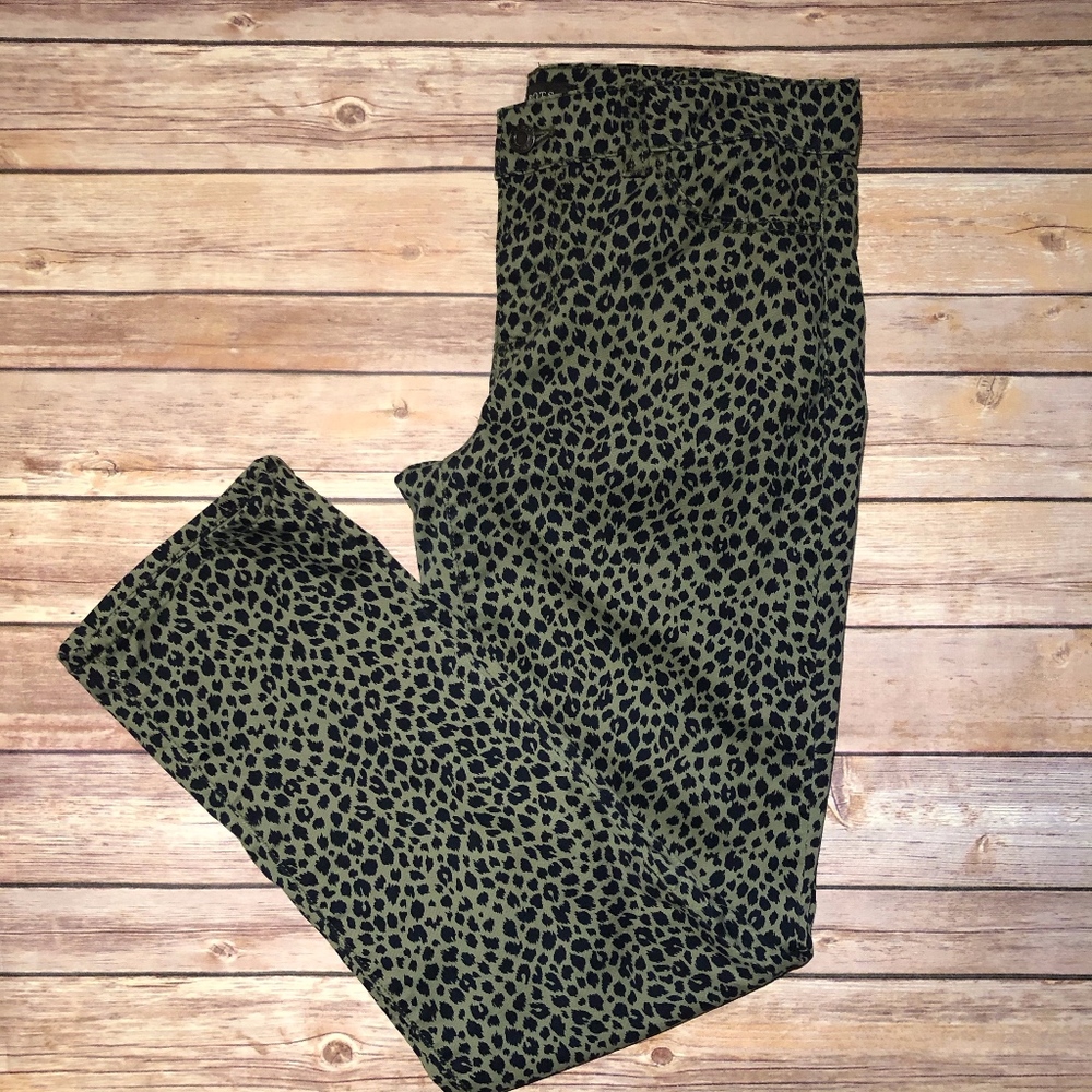 Talbots Petite Cheetah Print Signature Pants